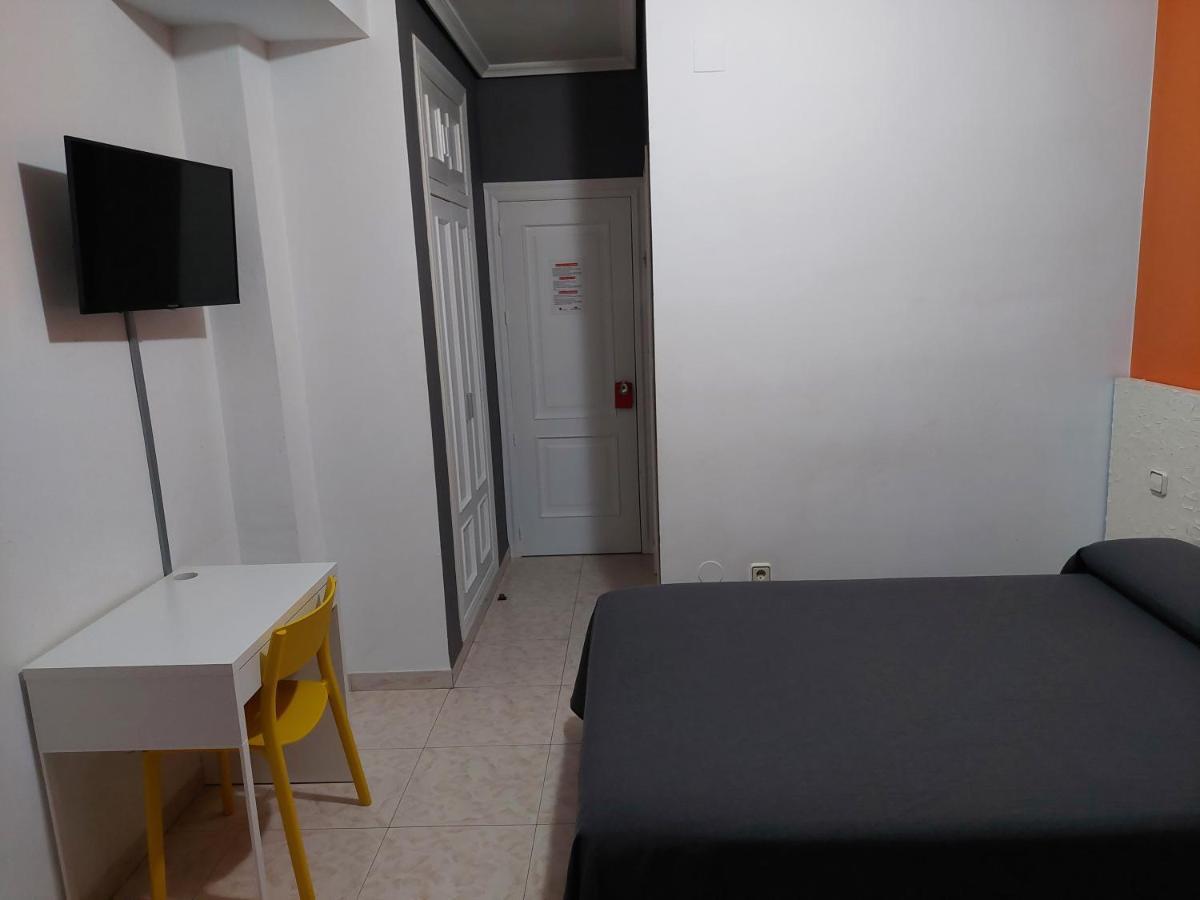 Hotel Cervantes Mahora Esterno foto