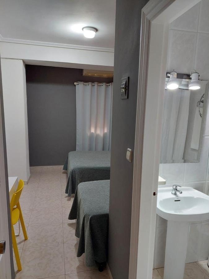 Hotel Cervantes Mahora Esterno foto