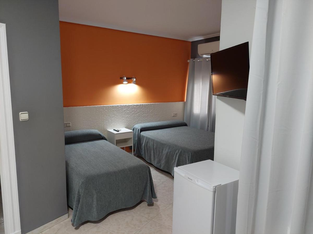 Hotel Cervantes Mahora Esterno foto
