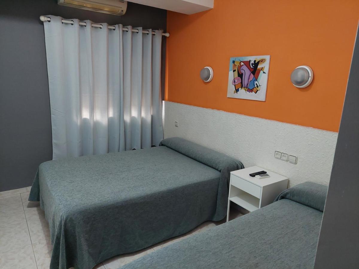 Hotel Cervantes Mahora Esterno foto