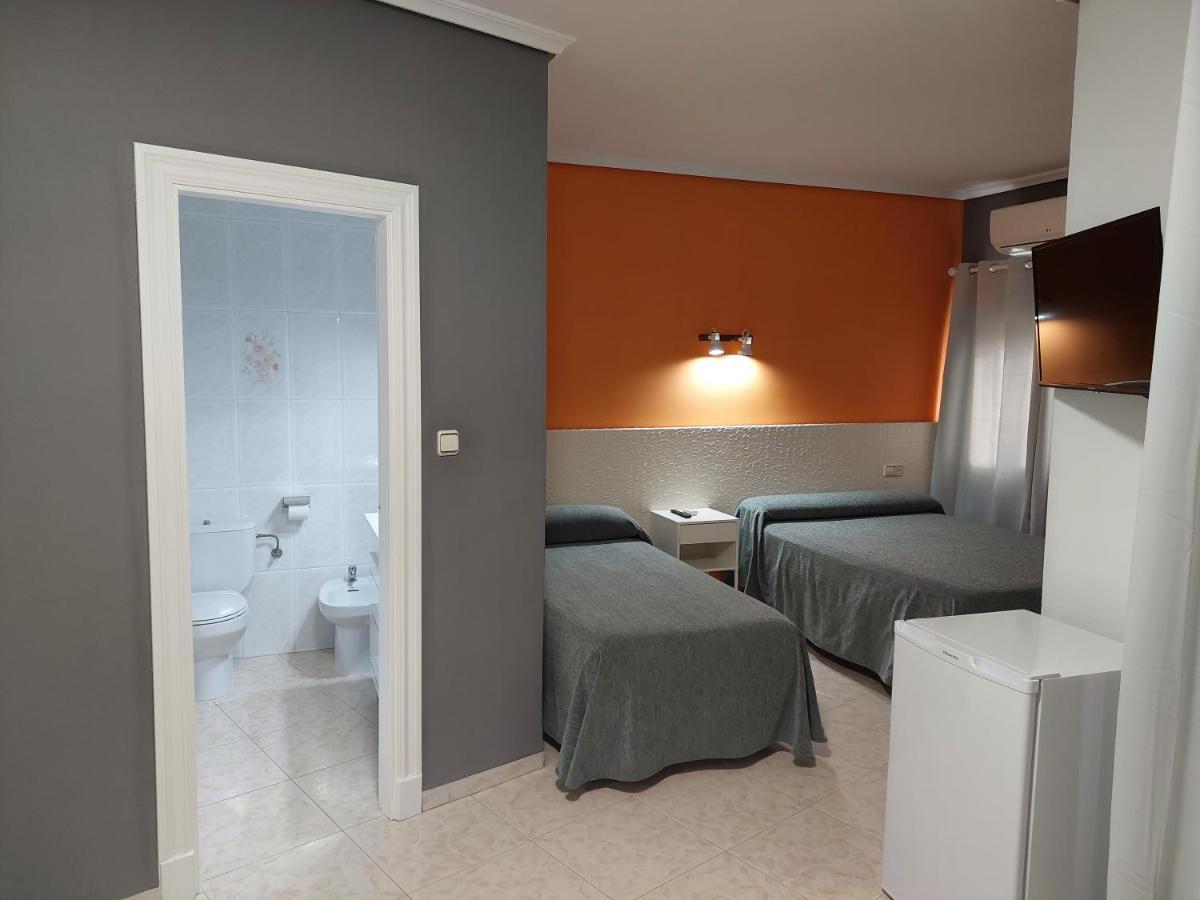 Hotel Cervantes Mahora Esterno foto