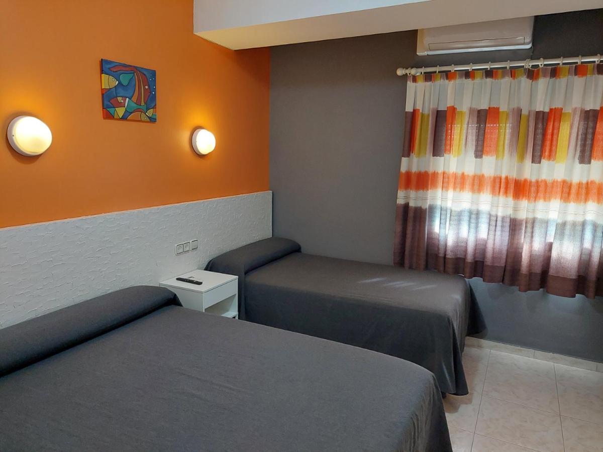 Hotel Cervantes Mahora Esterno foto