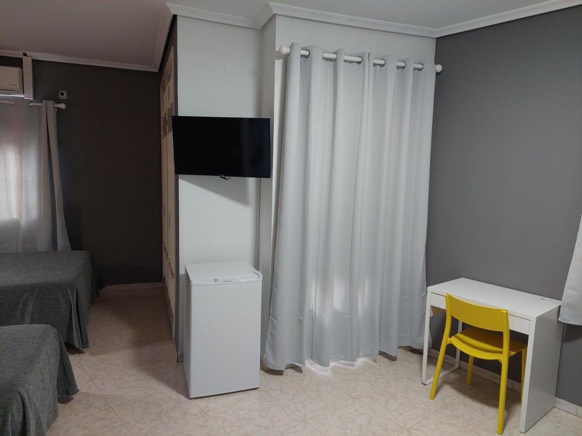 Hotel Cervantes Mahora Esterno foto