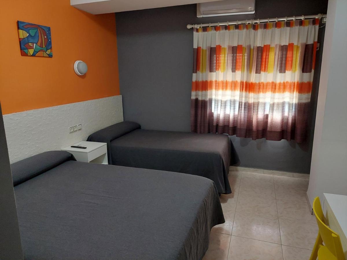Hotel Cervantes Mahora Esterno foto